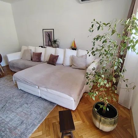 Fjera Apartman *